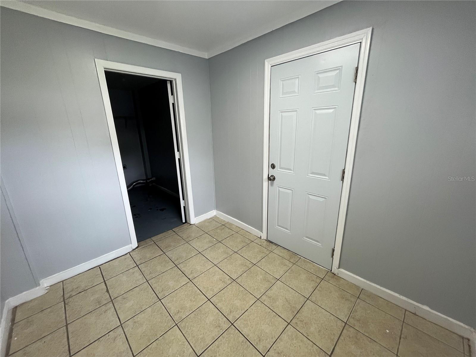 Image 8 of 8 For 4203 Lake Lawne Avenue