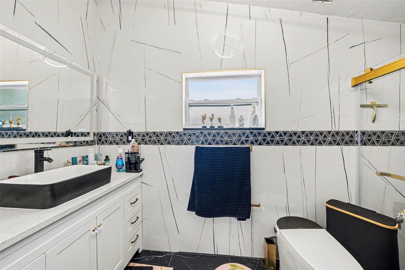 Image 17 of 34 For 10119 Chimney Hill Court