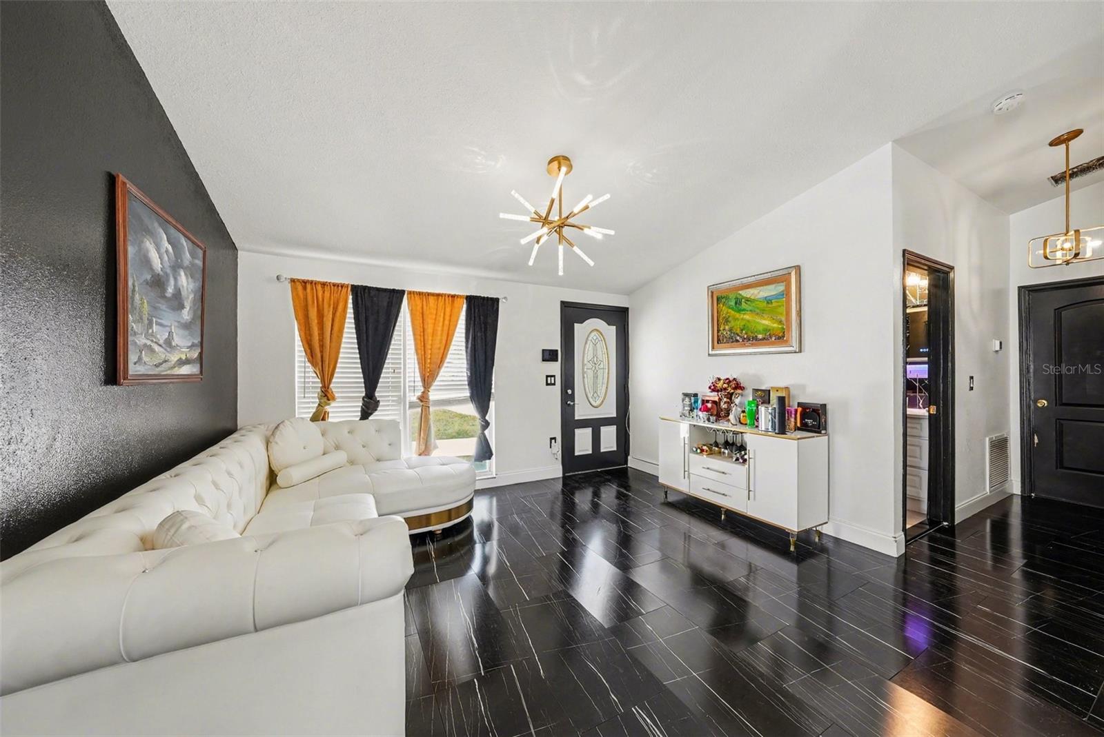 Image 4 of 34 For 10119 Chimney Hill Court