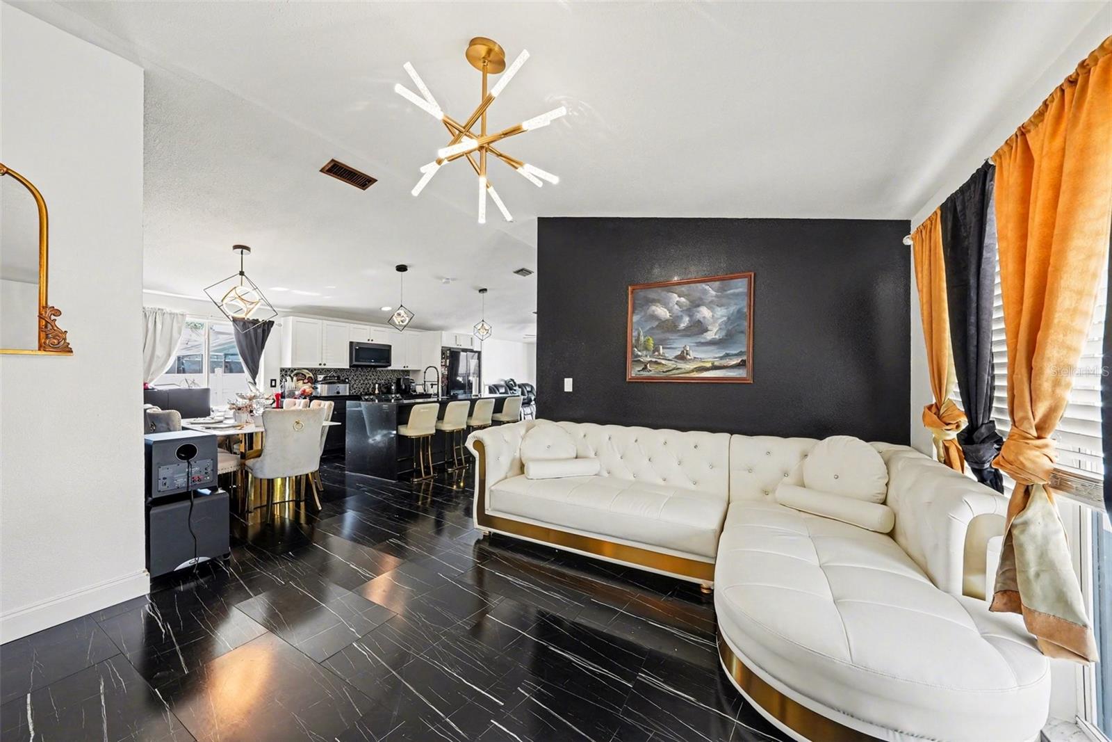 Image 5 of 34 For 10119 Chimney Hill Court