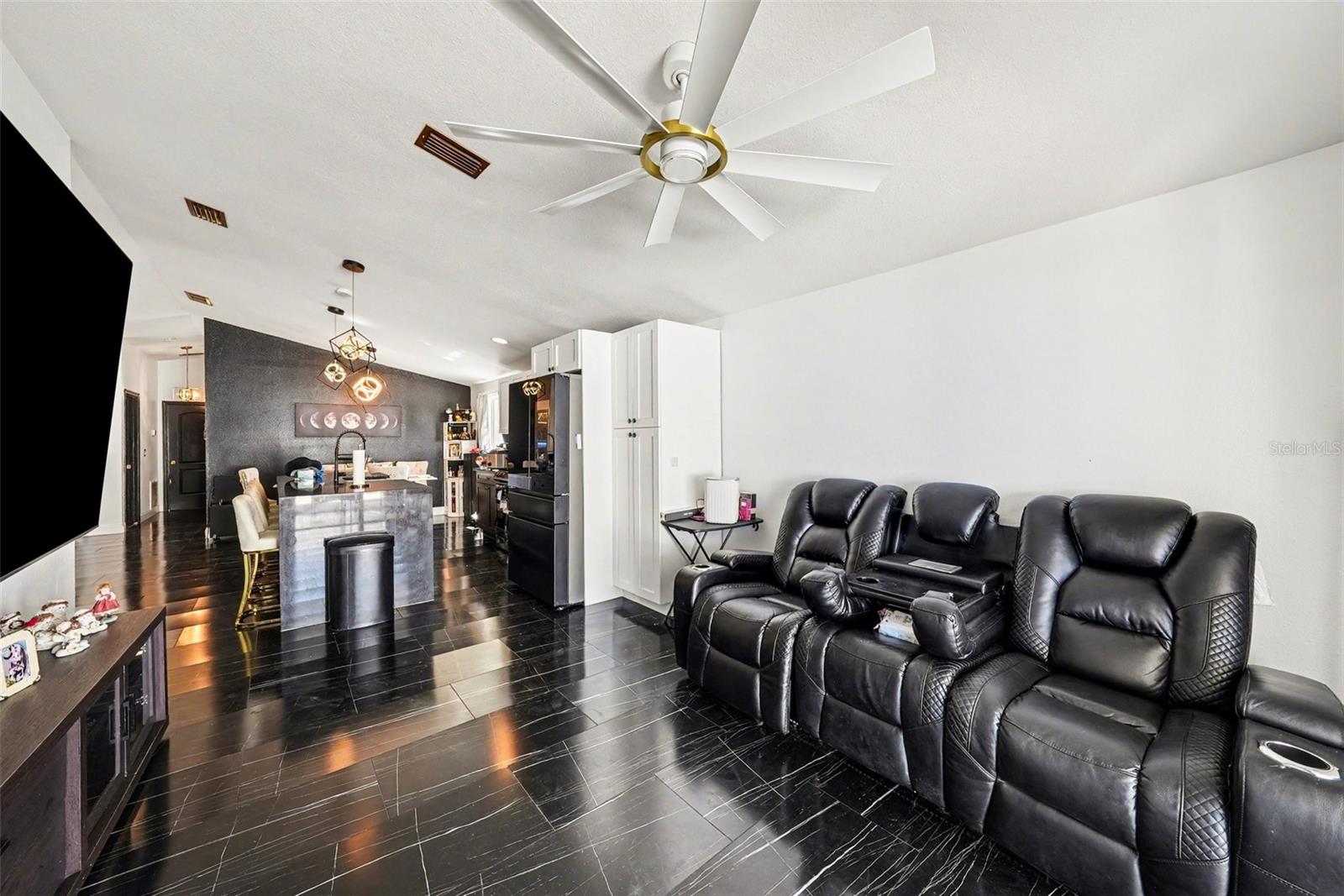 Image 6 of 34 For 10119 Chimney Hill Court