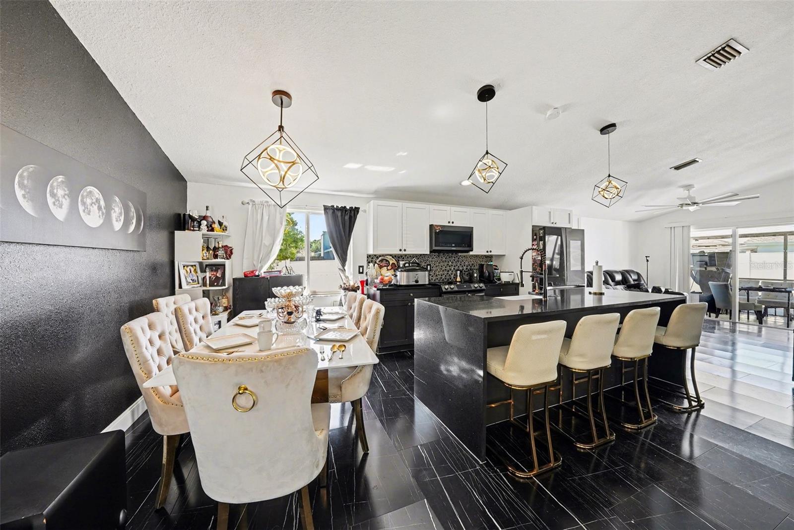 Image 8 of 34 For 10119 Chimney Hill Court