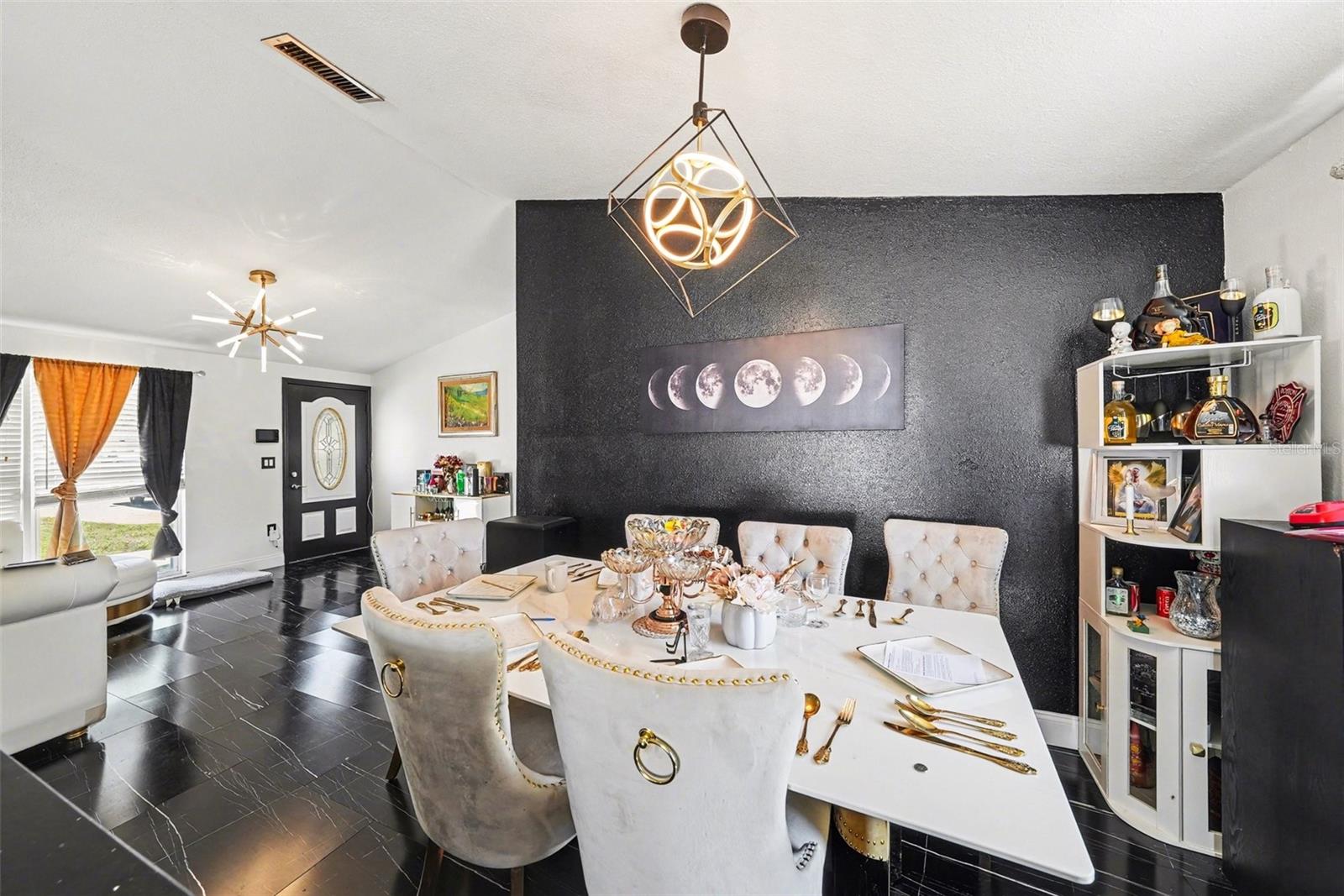 Image 9 of 34 For 10119 Chimney Hill Court