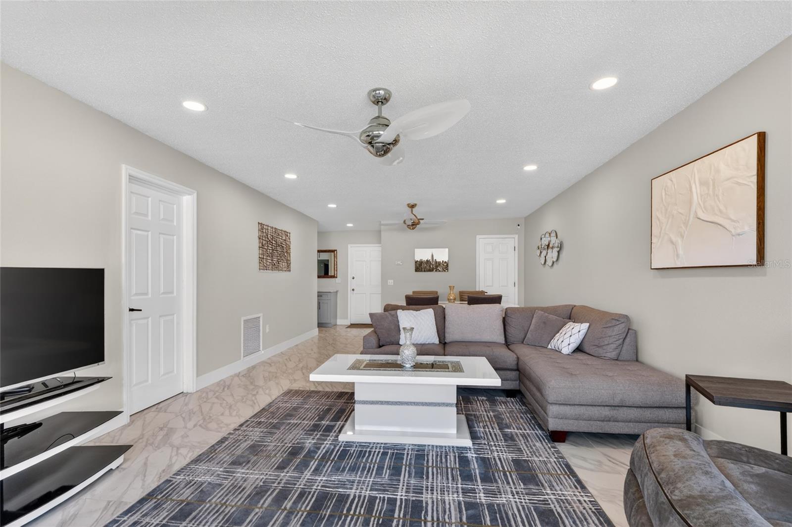 Image 13 of 35 For 19029 Us Highway 19 N 6-16