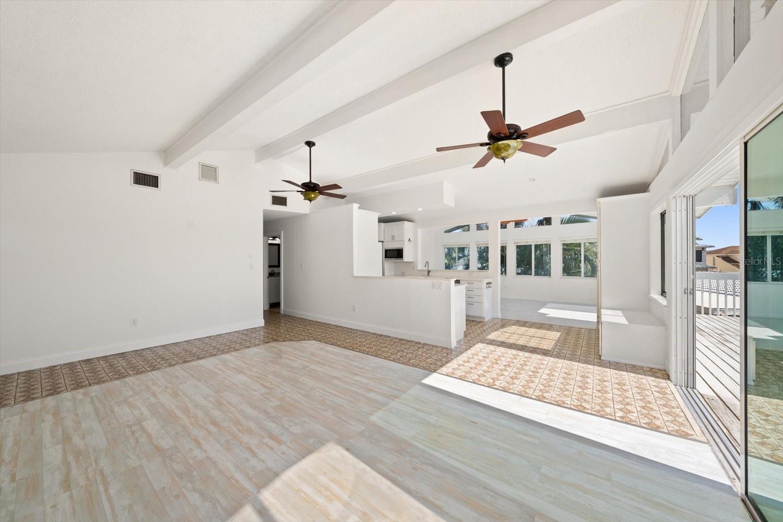 Image 11 of 42 For 218 176th Avenue E