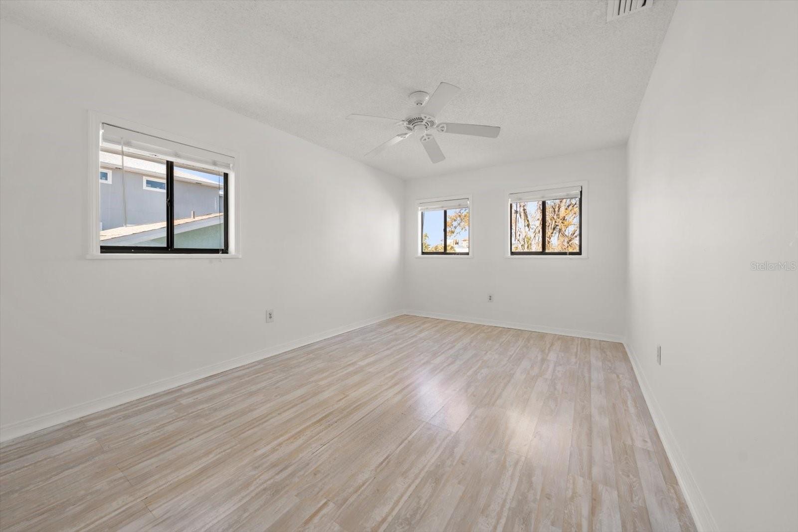 Image 28 of 42 For 218 176th Avenue E