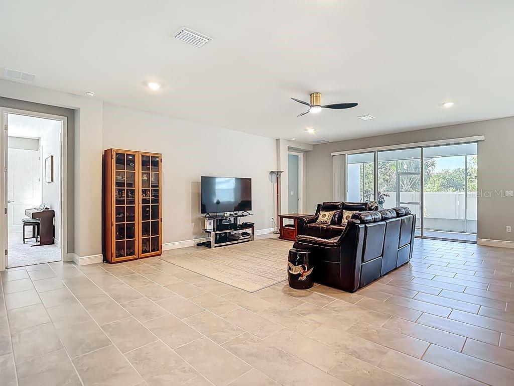 Image 8 of 41 For 23278 Scaglione Drive