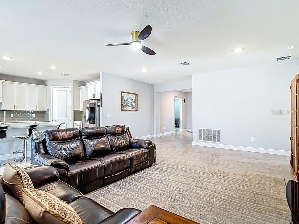 Image 9 of 41 For 23278 Scaglione Drive