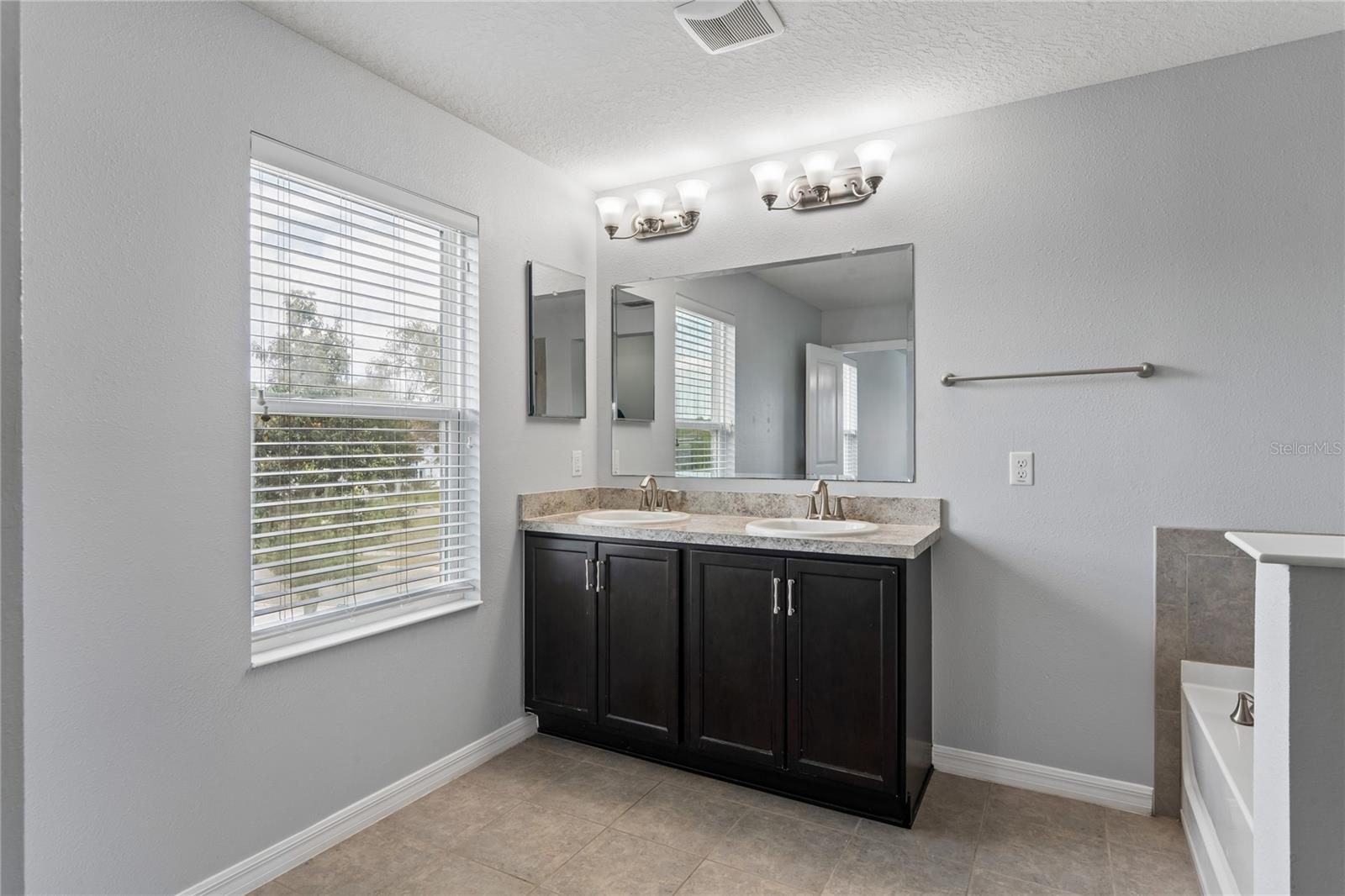 Image 30 of 75 For 15640 Greyrock Drive