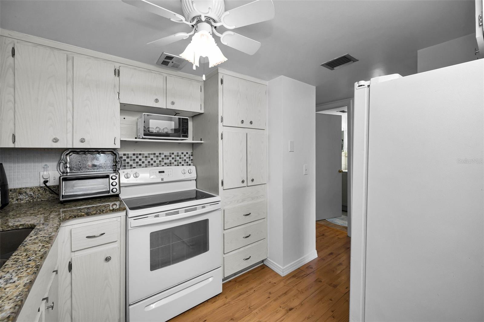 Image 10 of 37 For 2043 Denmark Street 39