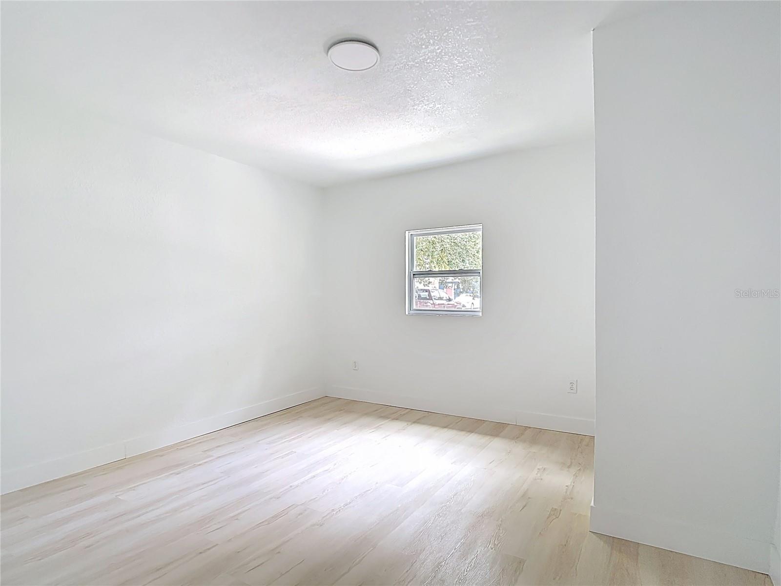 Image 13 of 33 For 9219 13th Street