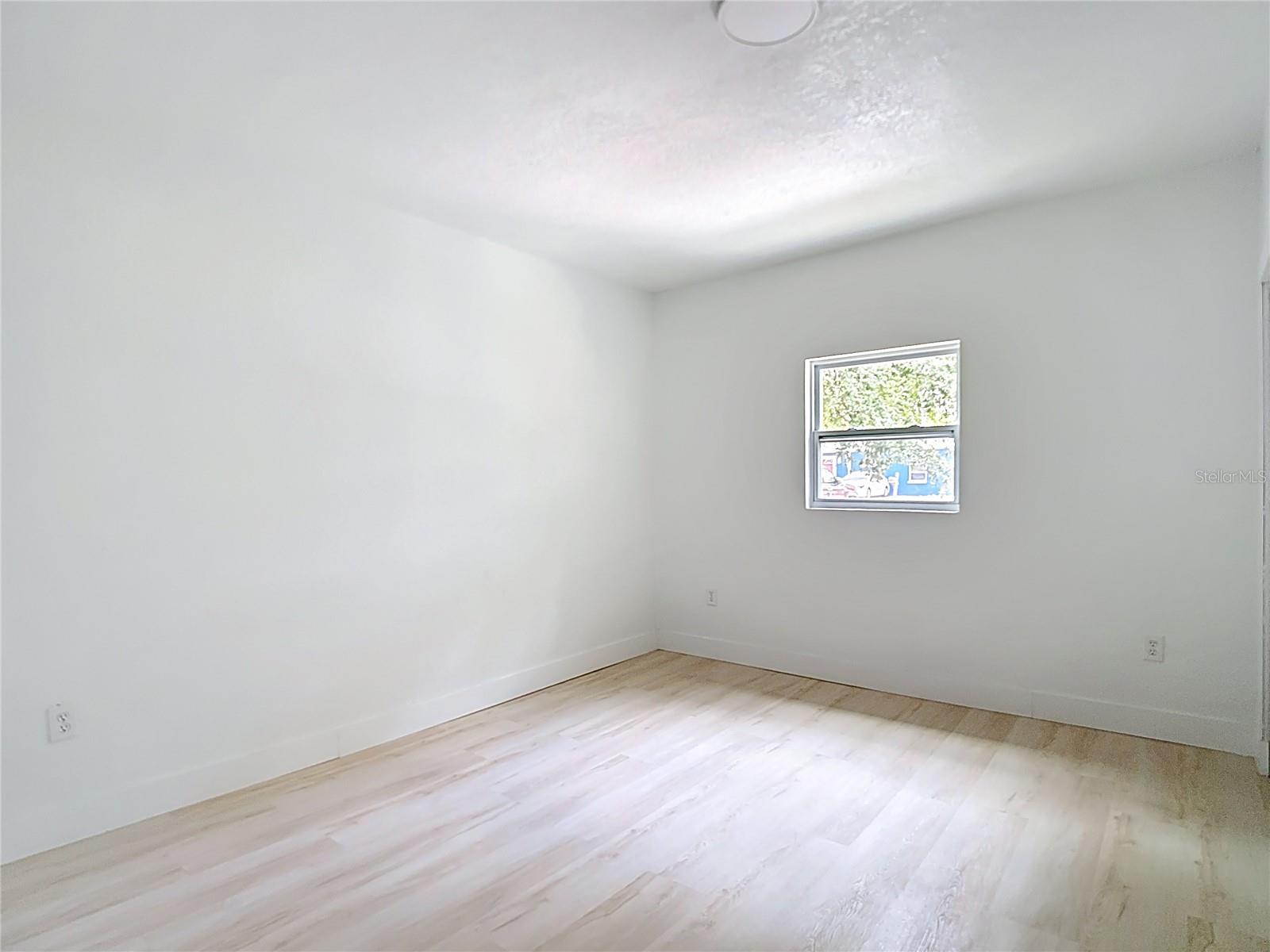 Image 14 of 33 For 9219 13th Street