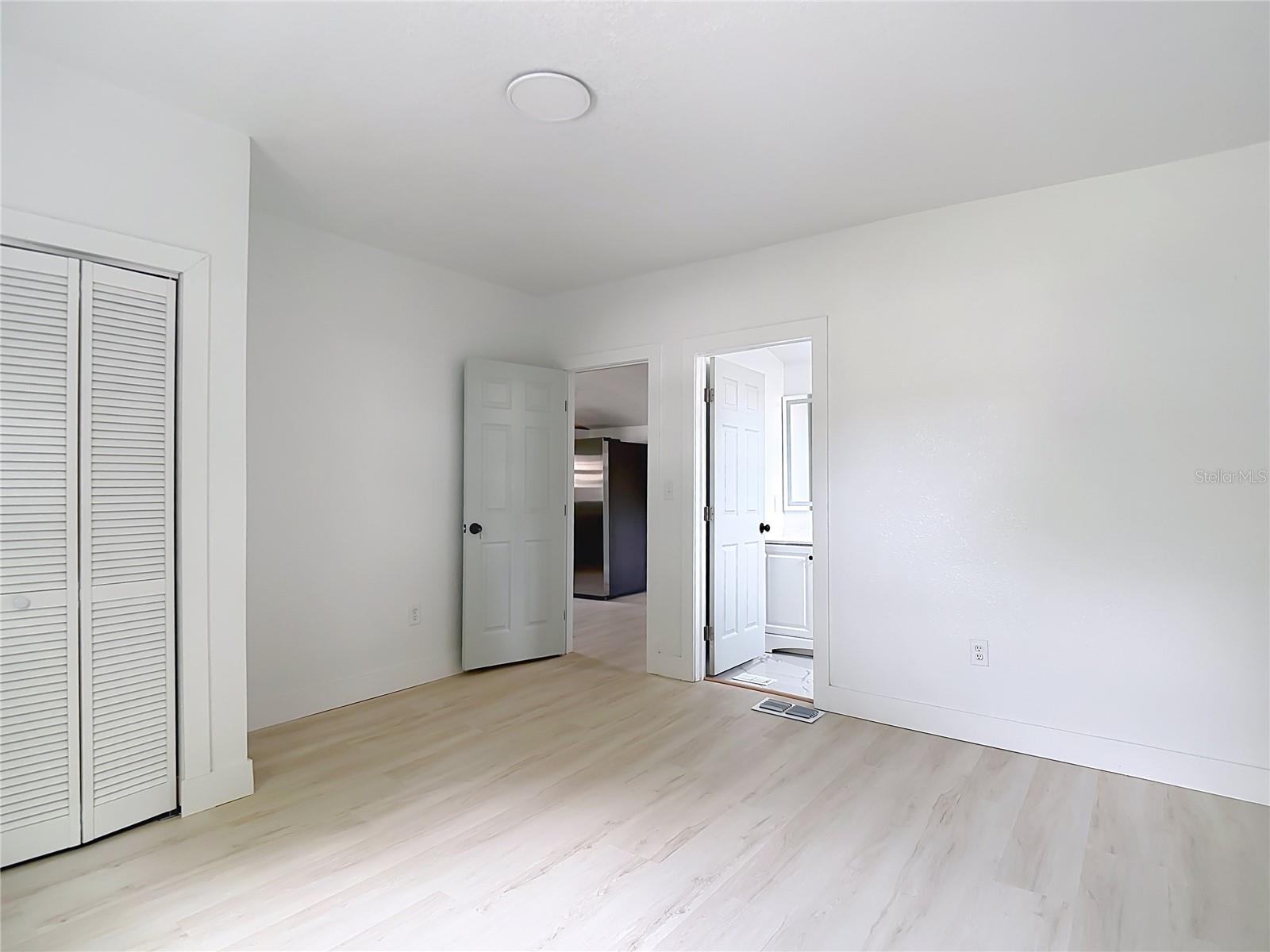 Image 16 of 33 For 9219 13th Street