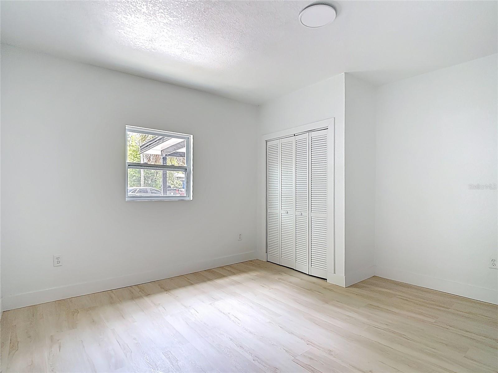 Image 17 of 33 For 9219 13th Street