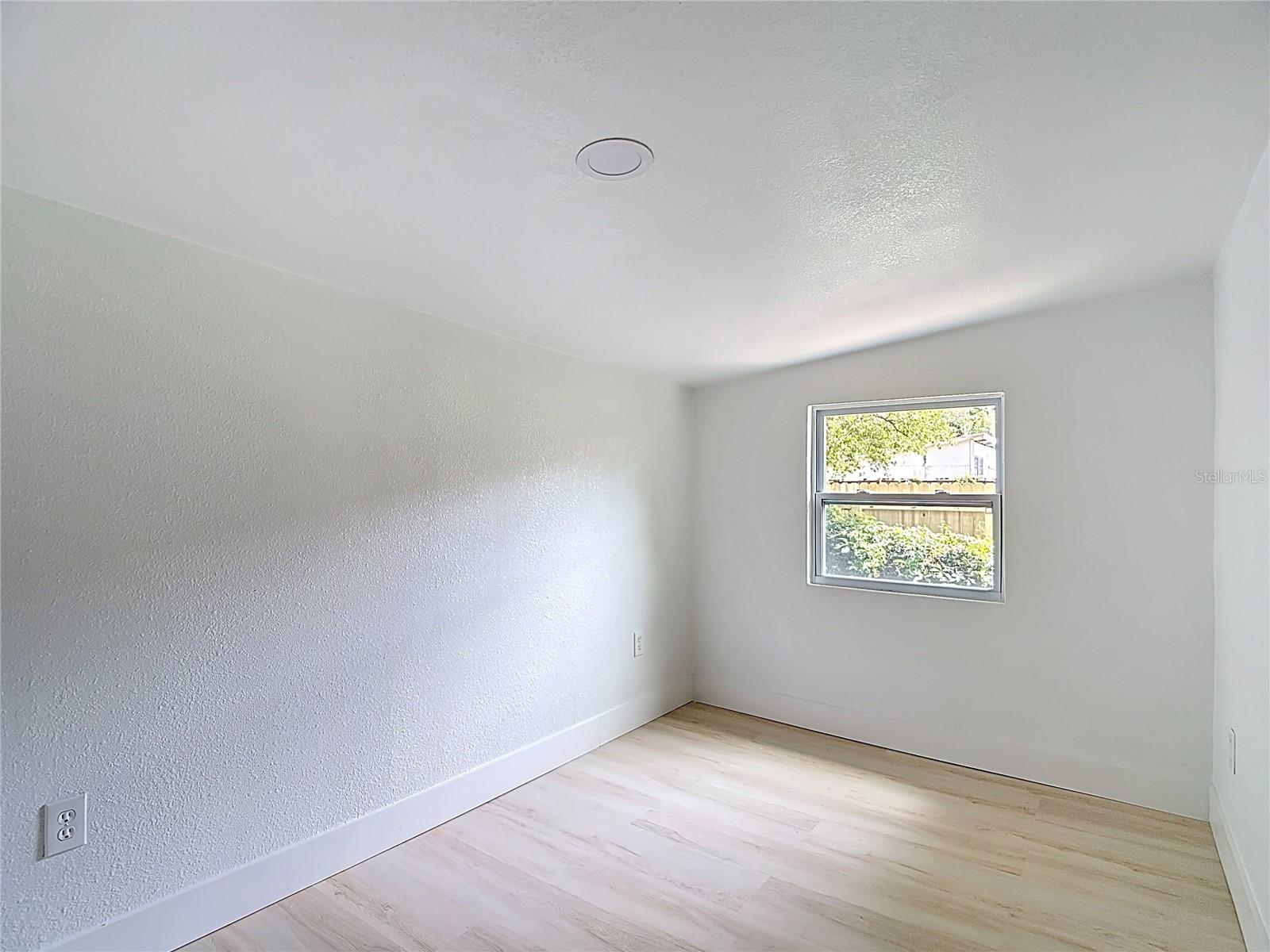 Image 20 of 33 For 9219 13th Street