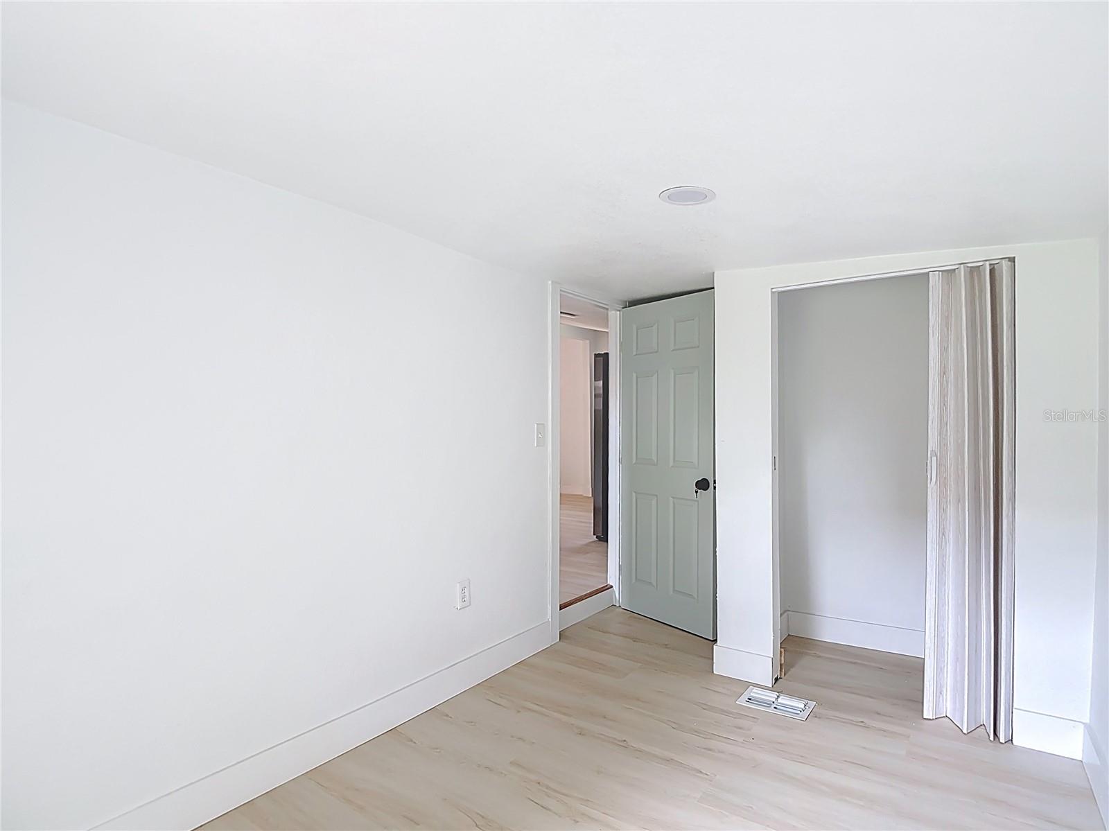 Image 22 of 33 For 9219 13th Street