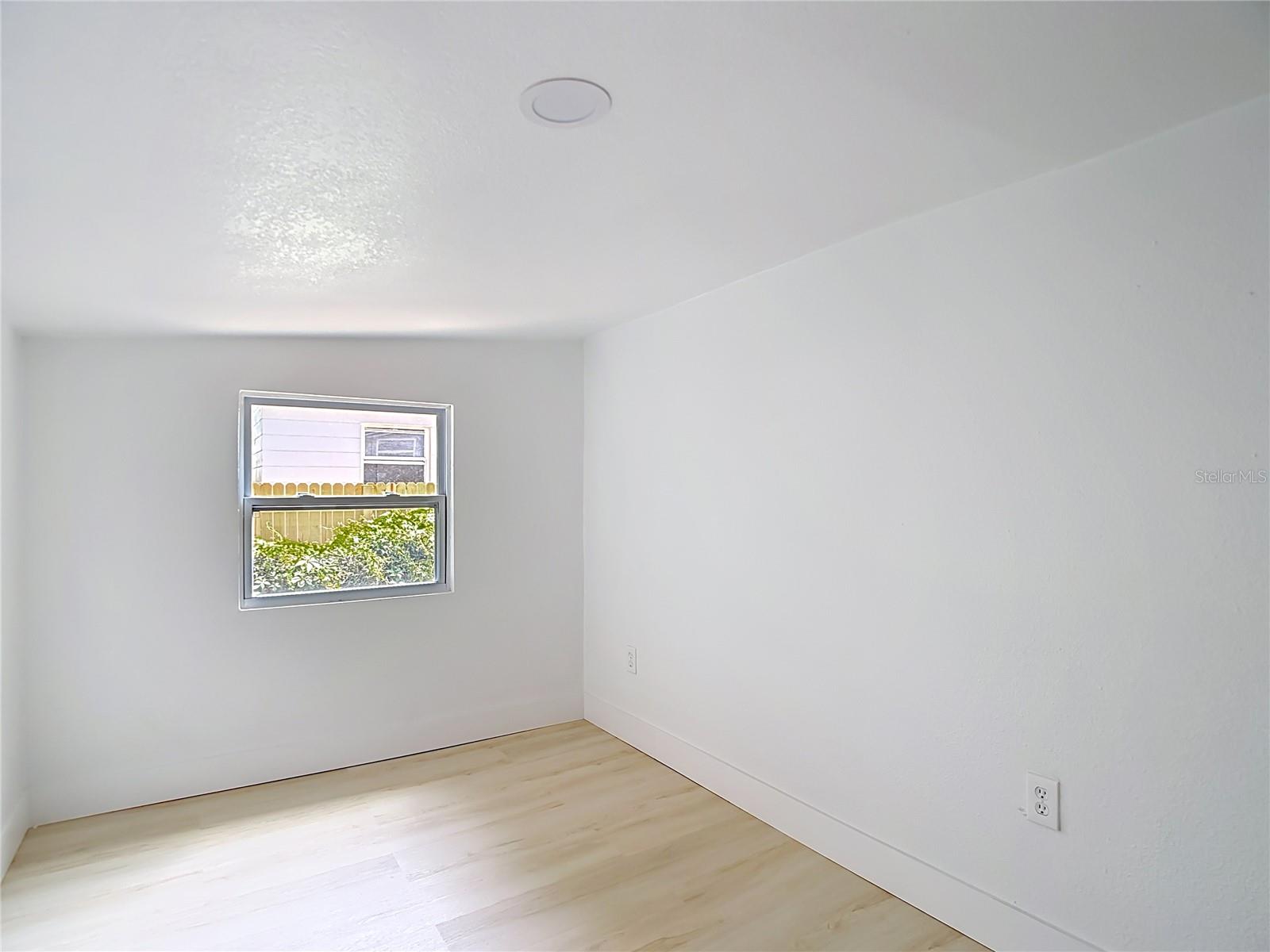 Image 23 of 33 For 9219 13th Street