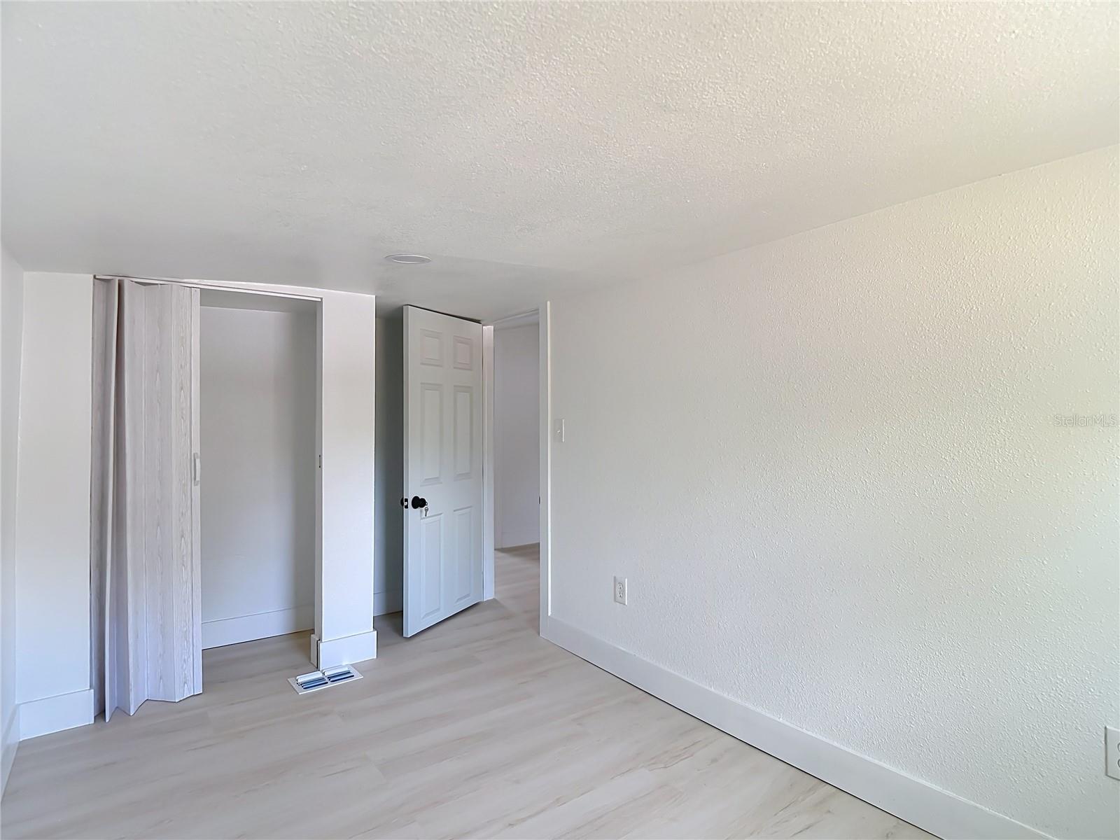 Image 27 of 33 For 9219 13th Street