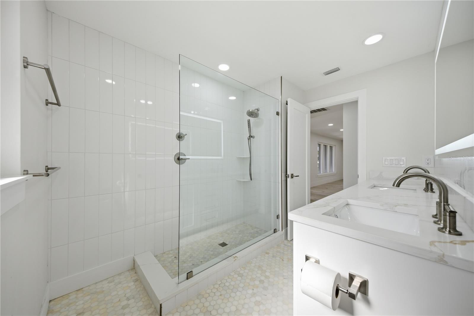 Image 13 of 18 For 1301 62nd Terrace S