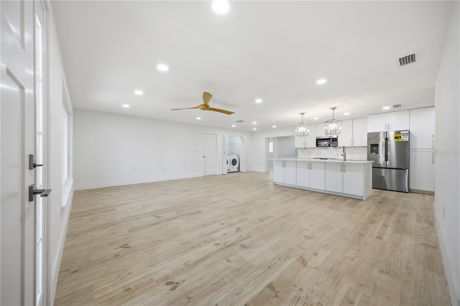 Image 3 of 18 For 1301 62nd Terrace S