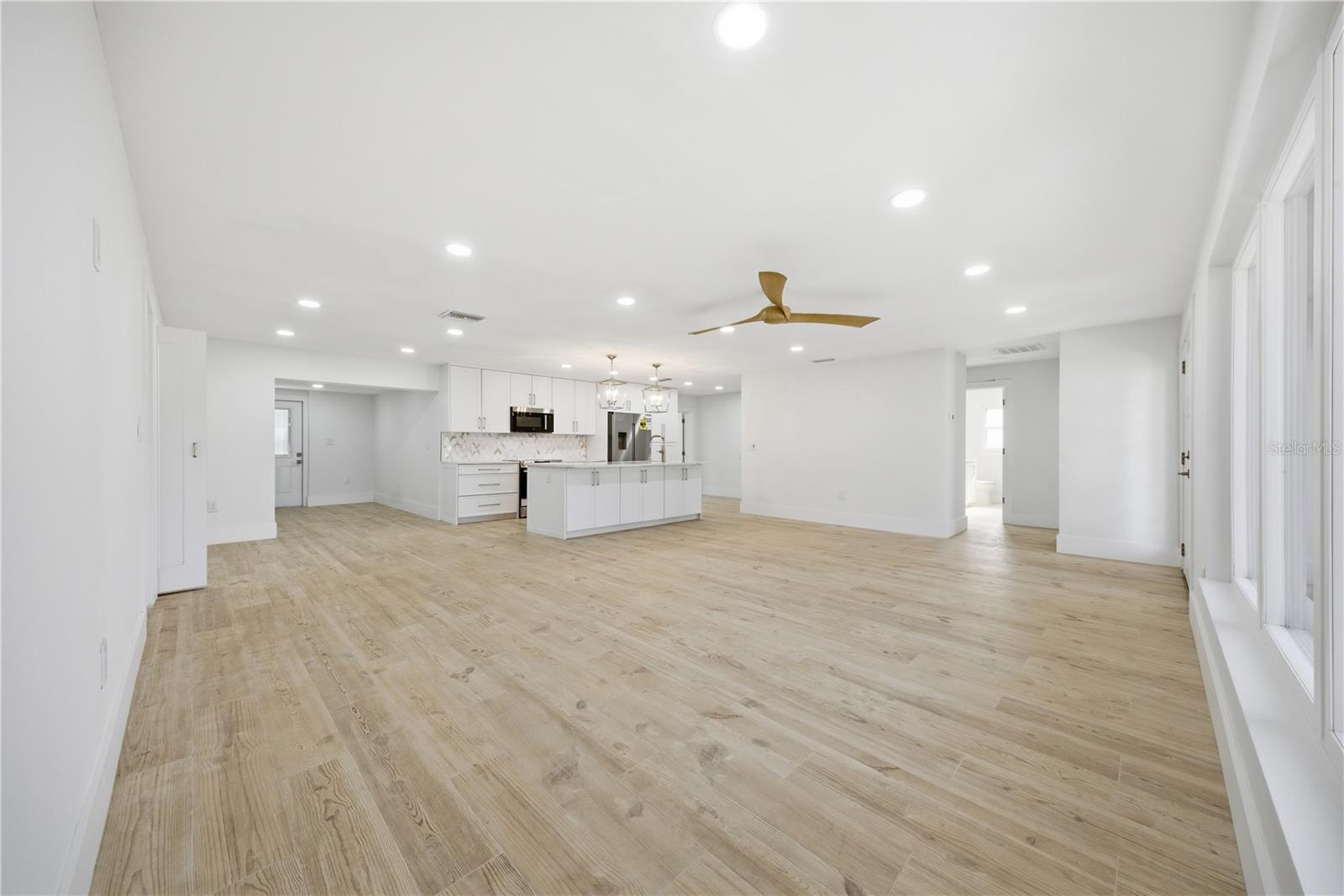 Image 4 of 18 For 1301 62nd Terrace S