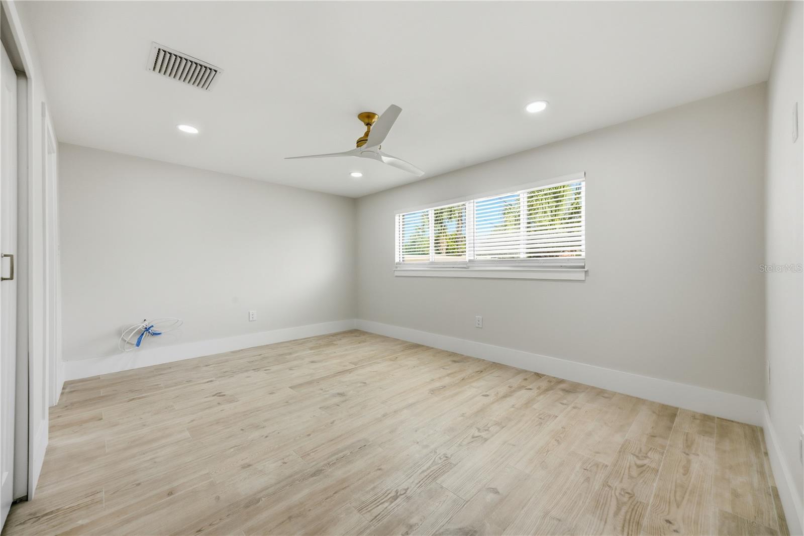 Image 6 of 18 For 1301 62nd Terrace S