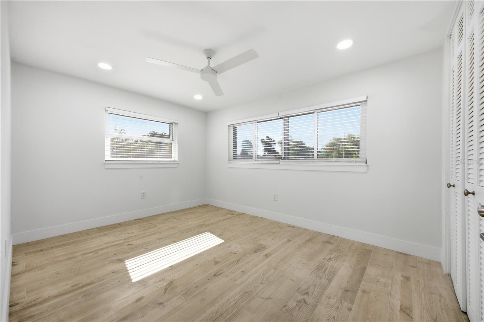 Image 7 of 18 For 1301 62nd Terrace S