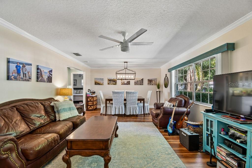 Image 10 of 29 For 927 Fairway Drive