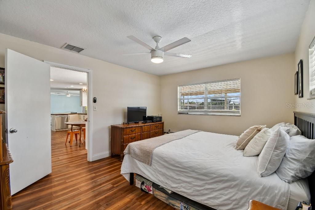 Image 11 of 29 For 927 Fairway Drive