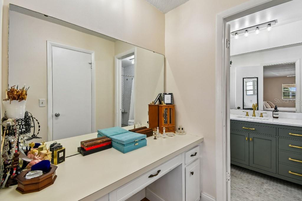 Image 13 of 29 For 927 Fairway Drive