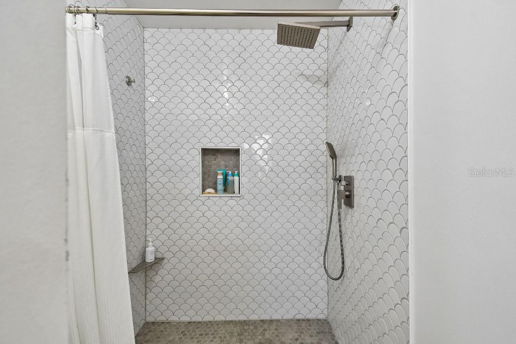 Image 14 of 29 For 927 Fairway Drive