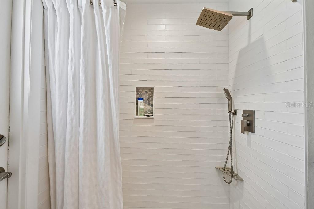 Image 16 of 29 For 927 Fairway Drive