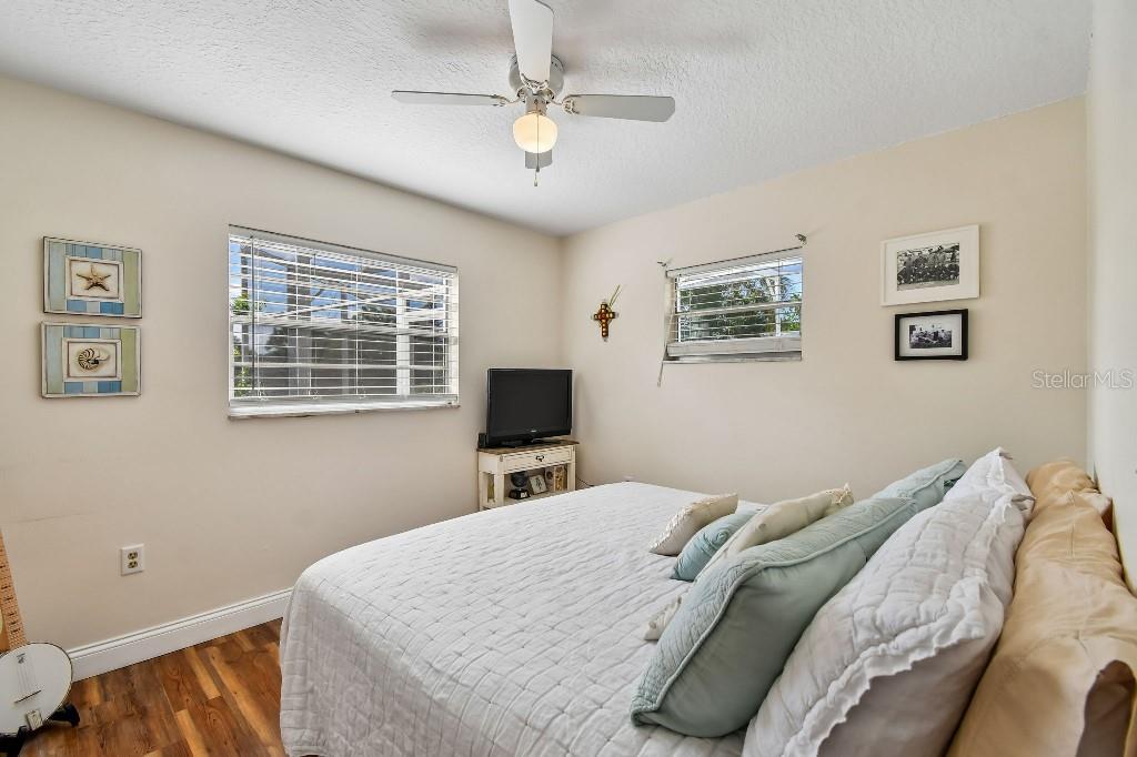 Image 17 of 29 For 927 Fairway Drive