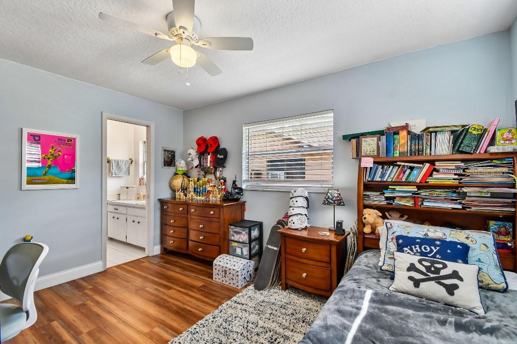 Image 18 of 29 For 927 Fairway Drive