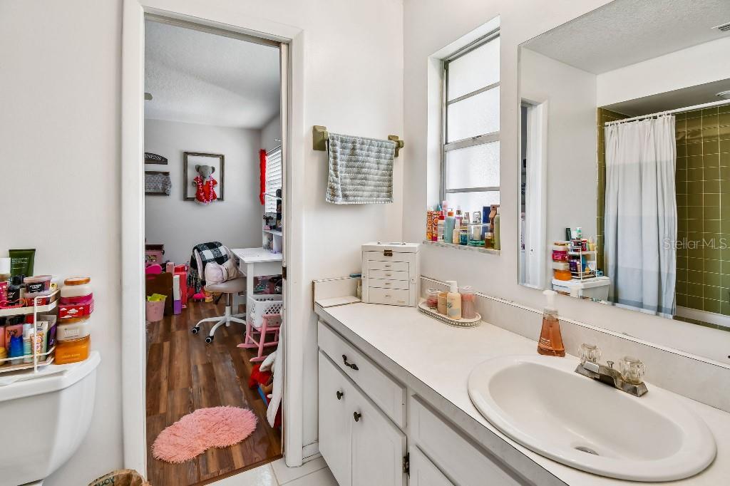 Image 20 of 29 For 927 Fairway Drive