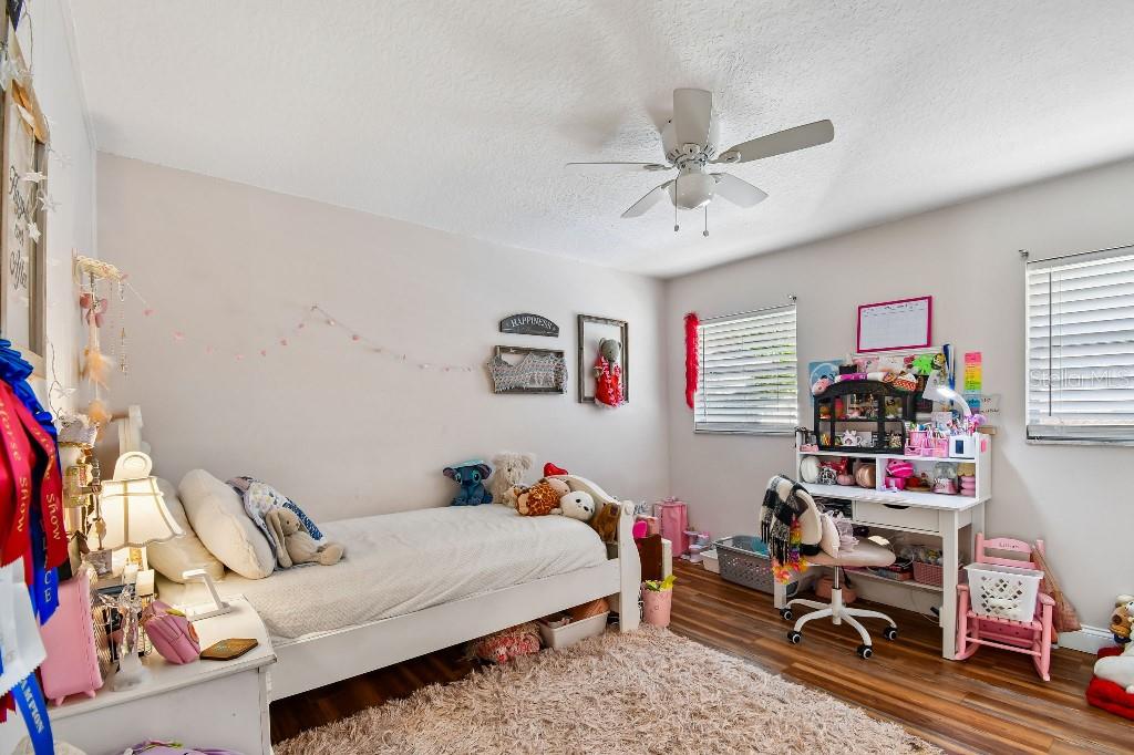 Image 23 of 29 For 927 Fairway Drive