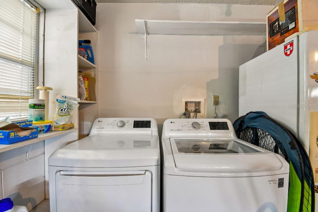 Image 24 of 29 For 927 Fairway Drive