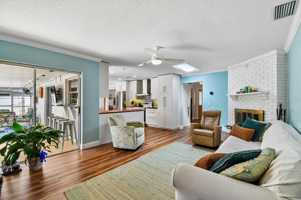 Image 5 of 29 For 927 Fairway Drive