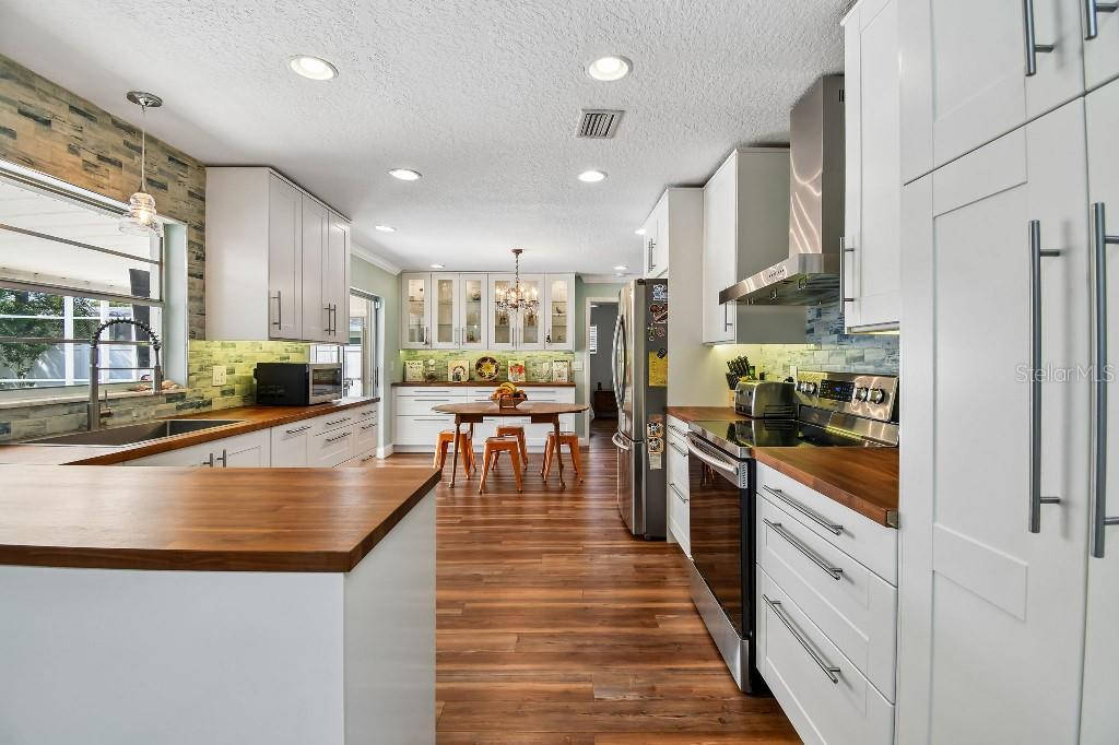 Image 6 of 29 For 927 Fairway Drive