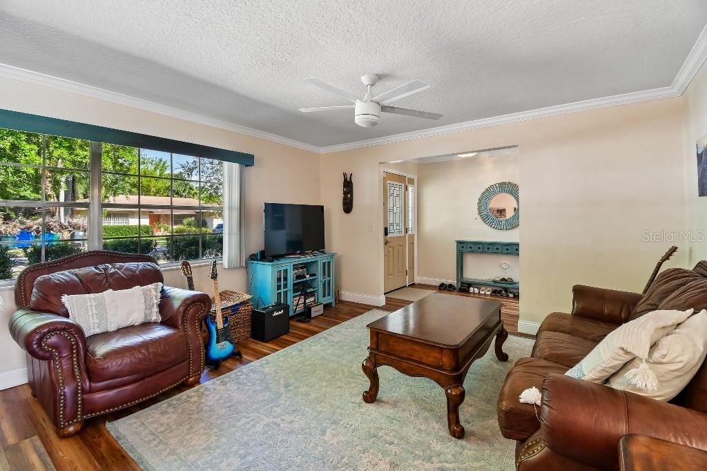 Image 9 of 29 For 927 Fairway Drive