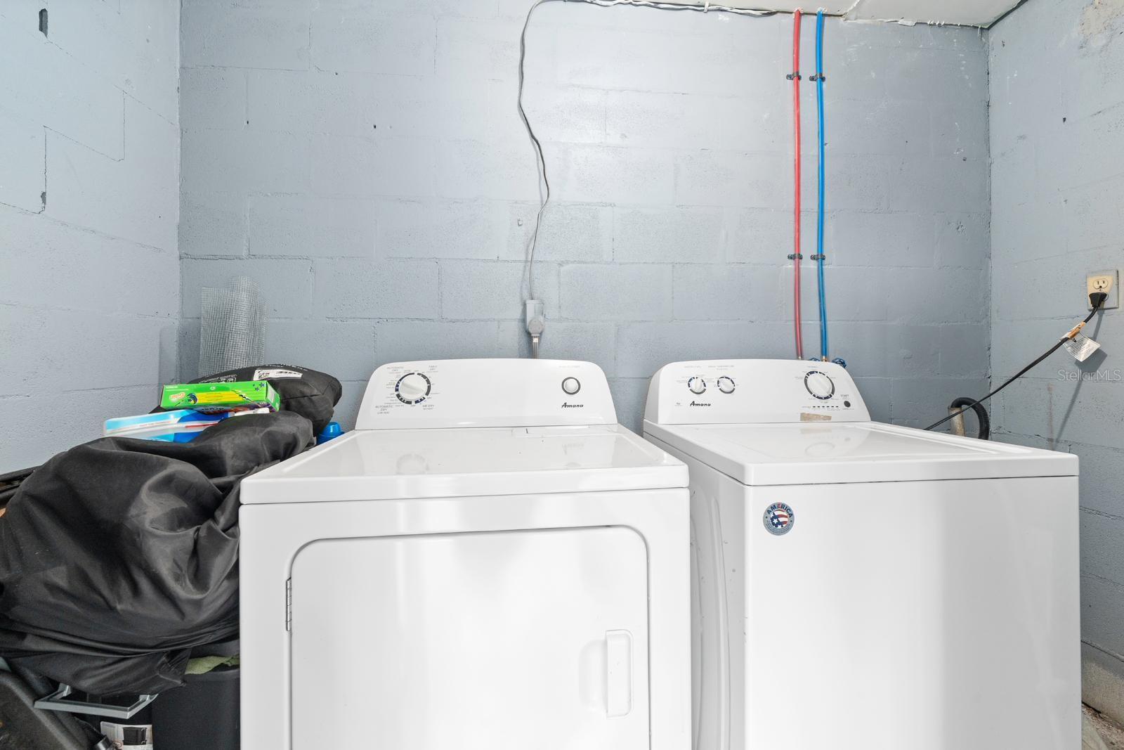 Listing photo id 10 for 2906 Genesee Street