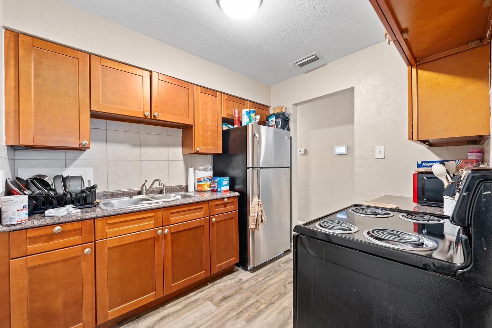 Listing photo id 1 for 2906 Genesee Street