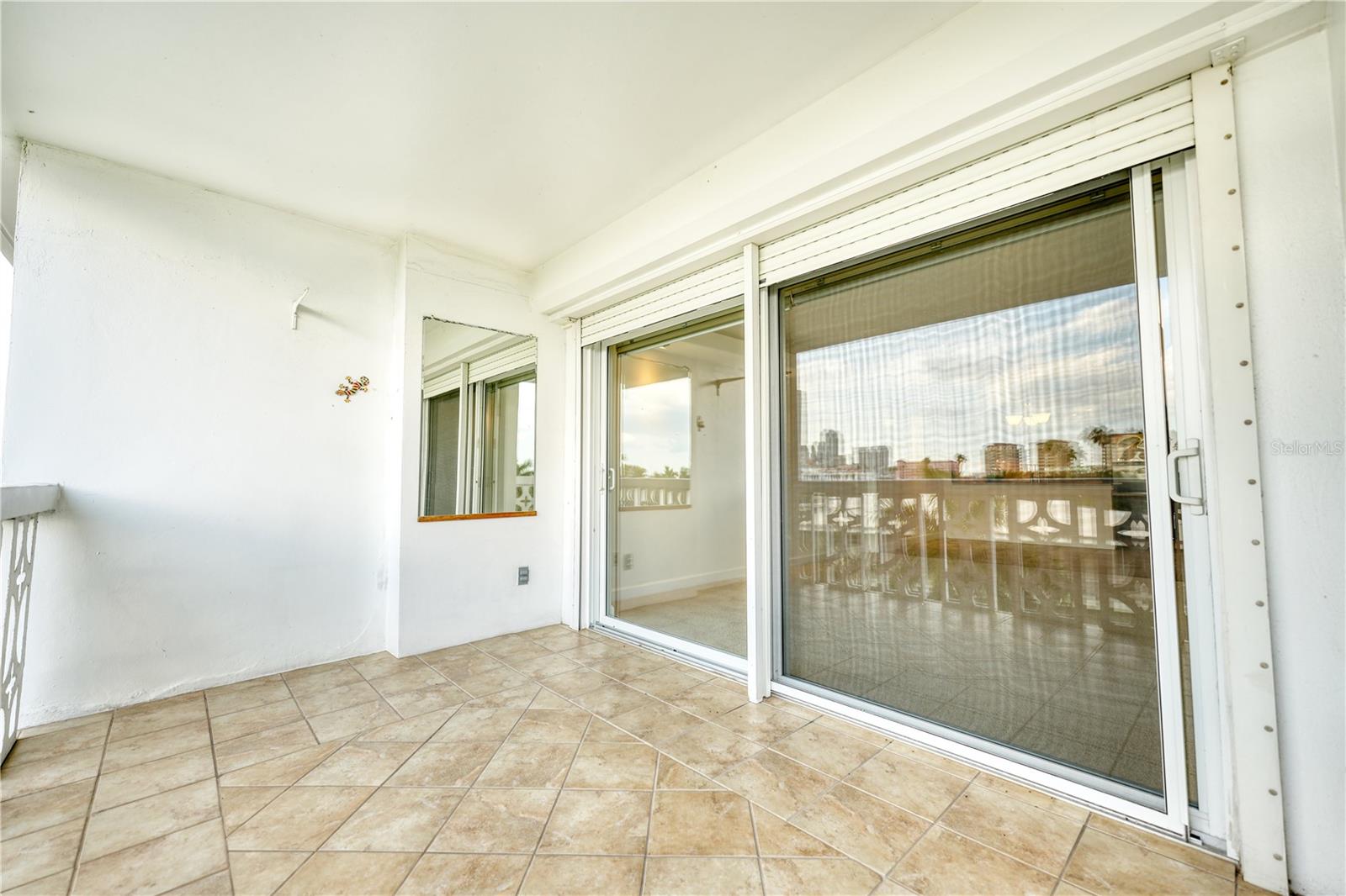 Image 17 of 31 For 1100 Shore Drive Ne 505