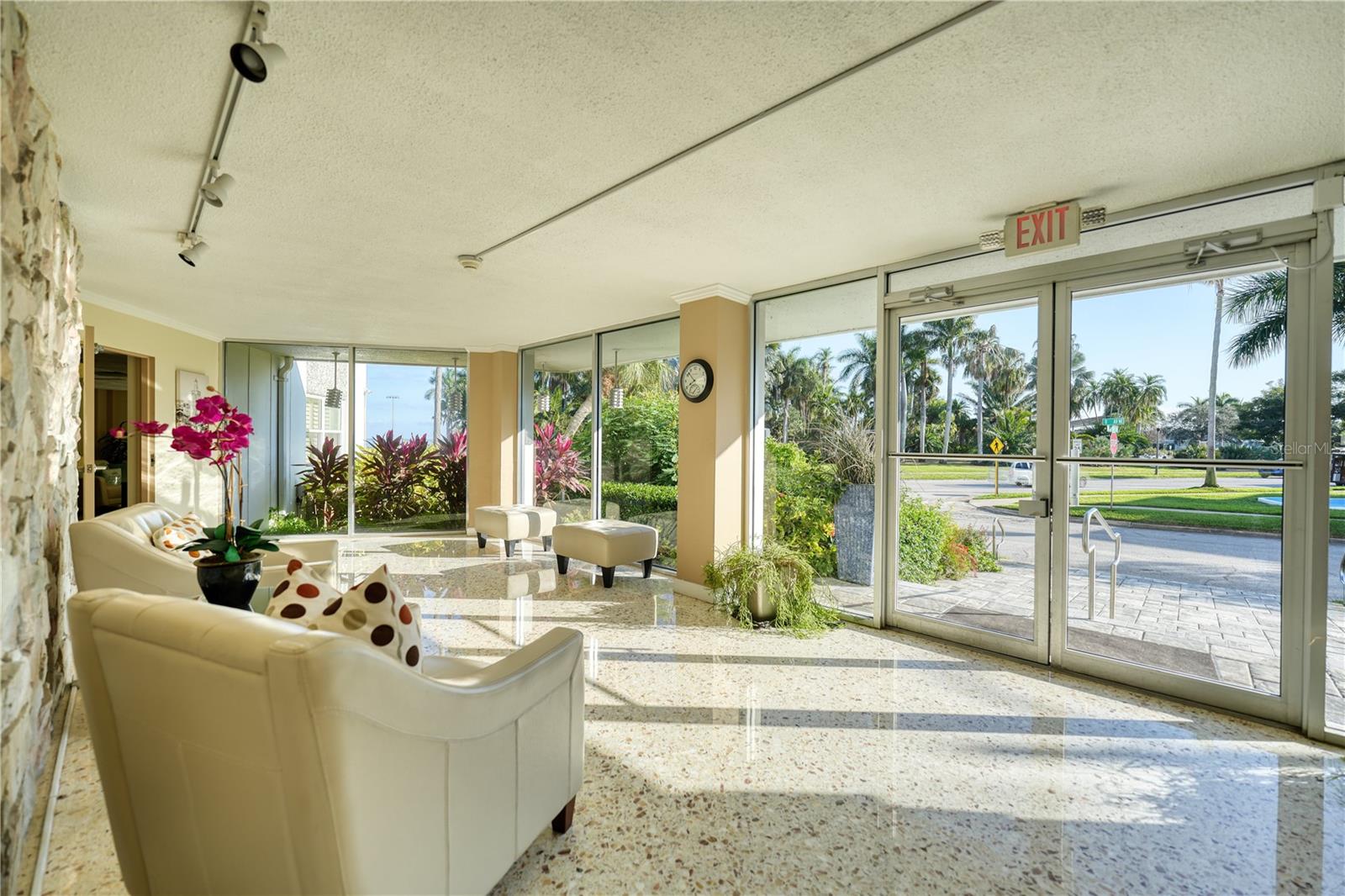 Image 4 of 31 For 1100 Shore Drive Ne 505