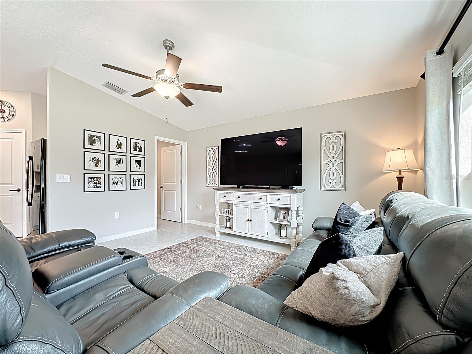 Image 17 of 54 For 4449 Eternal Prince Drive
