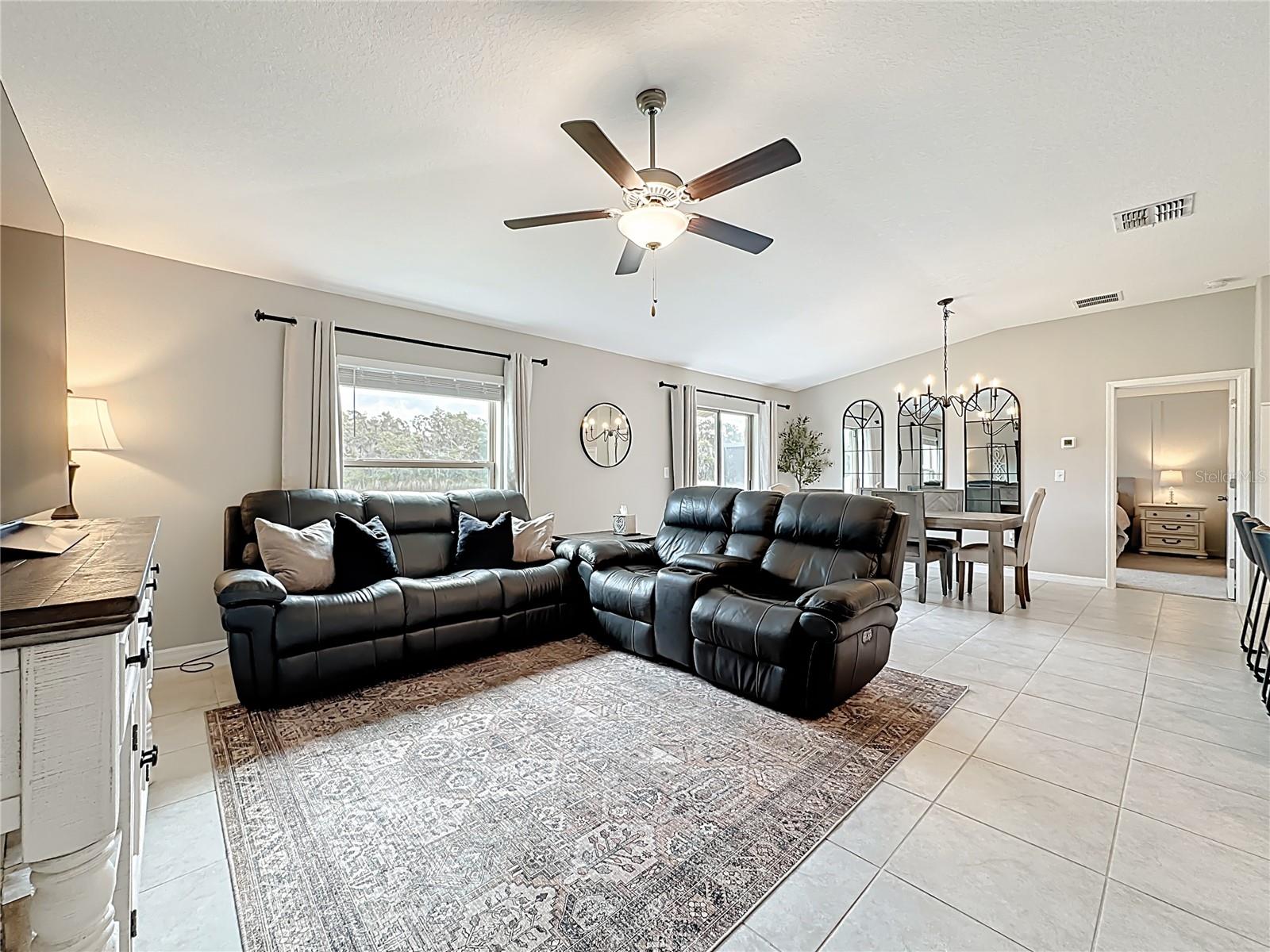 Image 18 of 54 For 4449 Eternal Prince Drive