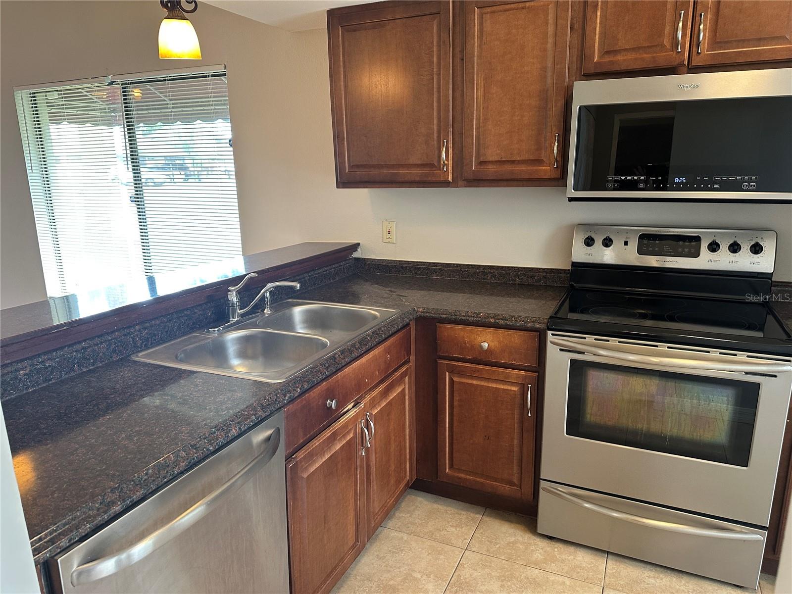 Image 3 of 20 For 8425 Laurelon Place