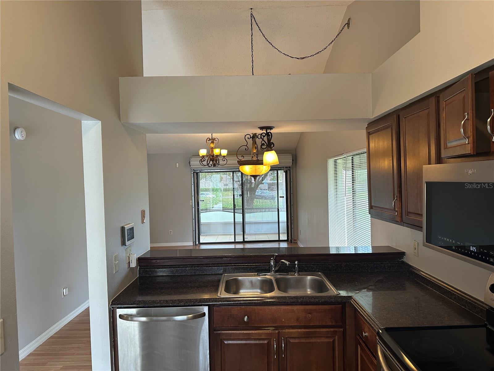 Image 5 of 20 For 8425 Laurelon Place