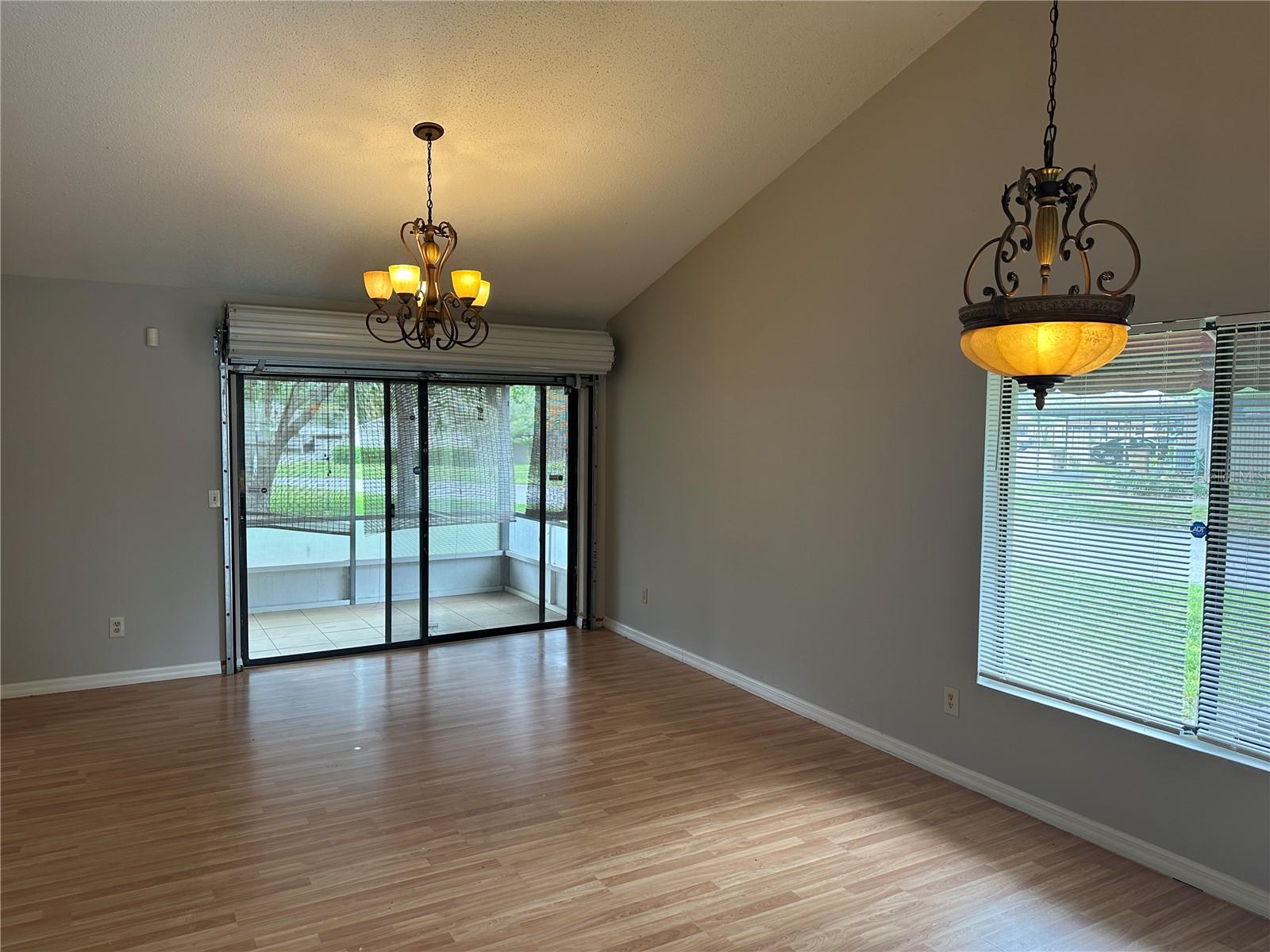 Image 6 of 20 For 8425 Laurelon Place