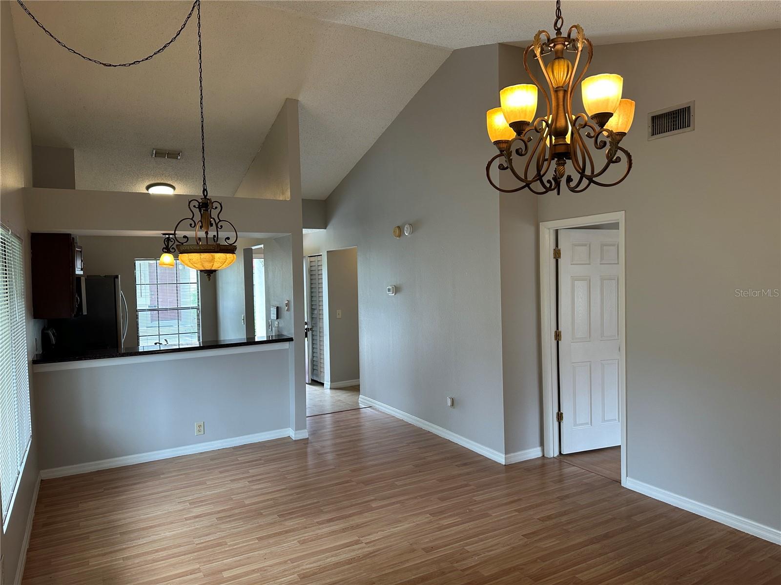 Image 7 of 20 For 8425 Laurelon Place